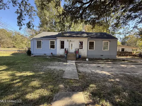 2612 Emerald Dr, Jackson, MS 39212