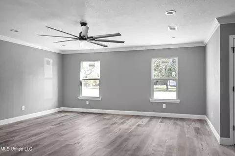 Living - 9764 Wilkerson Cir, Moss Point, MS 39562 photo 1 of 3