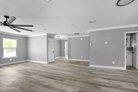Living - 9764 Wilkerson Cir, Moss Point, MS 39562 photo 3 of 3