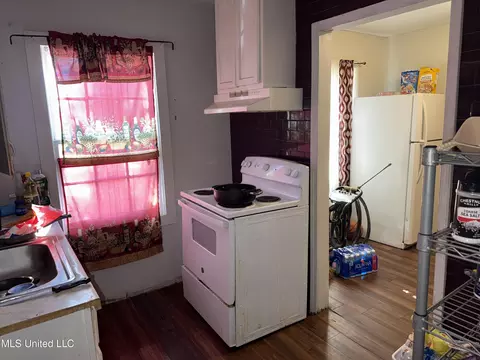 Kitchen - 340 Mason Blvd, Jackson, MS 39212 photo 3 of 4