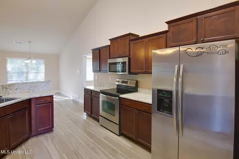Kitchen - 6769 Terry Chase, Olive Branch, MS 38654 photo 2 of 2