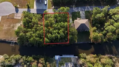 3526 Lumahai Pl, Diamondhead, MS 39525