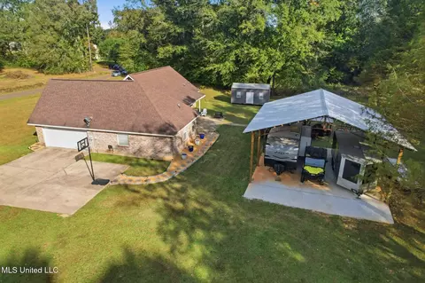 Exterior - 1012 Eight Point Dr, Summit, MS 39666 photo 9 of 9