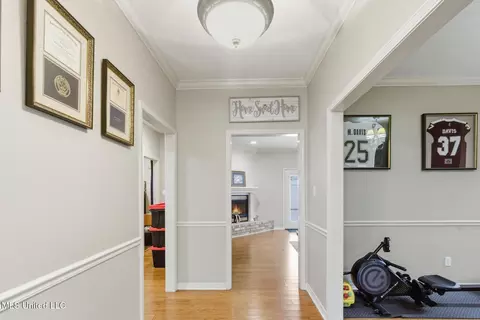 Entry Way - 1012 Eight Point Dr, Summit, MS 39666 photo 1 of 1