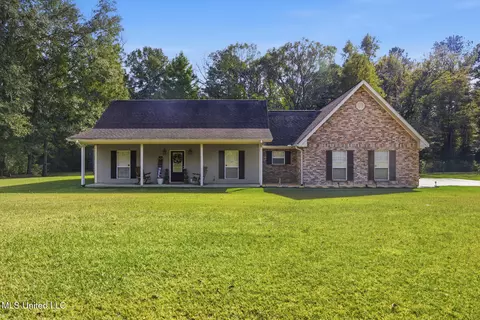 1012 Eight Point Dr, Summit, MS 39666