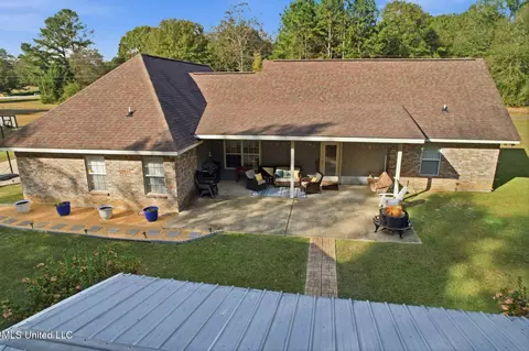 Exterior - 1012 Eight Point Dr, Summit, MS 39666 photo 8 of 9