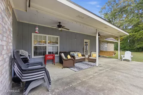 Exterior - 1012 Eight Point Dr, Summit, MS 39666 photo 6 of 9