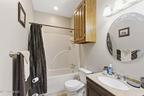 Bath - 1012 Eight Point Dr, Summit, MS 39666 photo 2 of 2