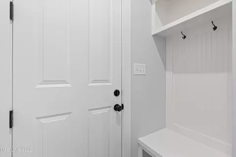 Entry Way - 3505 Kreunen St, Nesbit, MS 38651 photo 2 of 4