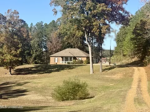 300 Deer Hollow Rd, Grenada, MS 38901