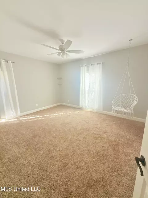Bedroom - 300 Deer Hollow Rd, Grenada, MS 38901 photo 2 of 4