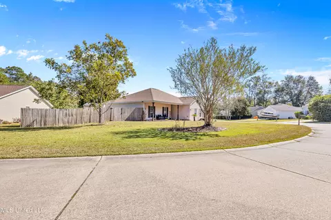 16374 Clearwater Cir, Gulfport, MS 39503