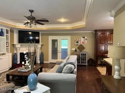 Living - 1360 Airport Rd, Magee, MS 39111 photo 2 of 4