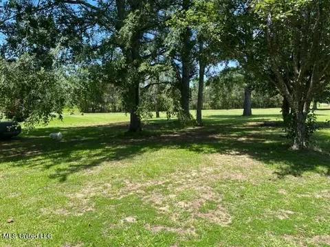 Exterior - 1360 Airport Rd, Magee, MS 39111 photo 4 of 7