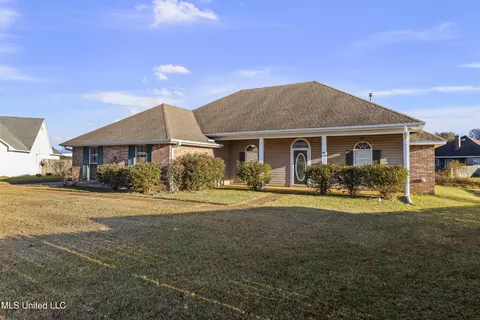 85 Susan Cv, Byram, MS 39272