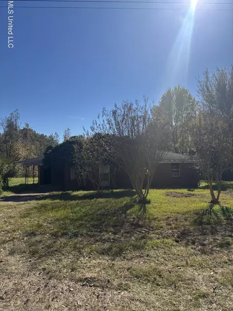2488 O B Mcclinton Rd, Senatobia, MS 38668