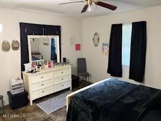 Bedroom - 1800 NE Brignall Rd, Brookhaven, MS 39601 photo 1 of 6