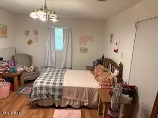 Bedroom - 1800 NE Brignall Rd, Brookhaven, MS 39601 photo 5 of 6
