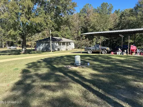 Exterior - 2435 Tiger Trl SW, Brookhaven, MS 39601 photo 6 of 8
