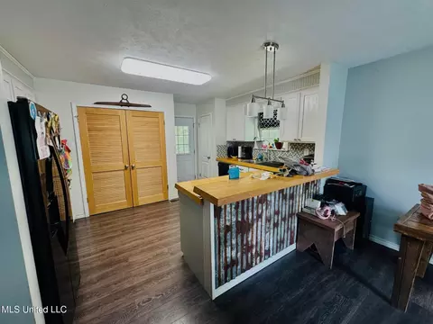 Kitchen - 2435 Tiger Trl SW, Brookhaven, MS 39601 photo 2 of 2