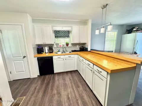 Kitchen - 2435 Tiger Trl SW, Brookhaven, MS 39601 photo 1 of 2