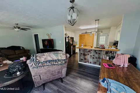 Entry Way - 2435 Tiger Trl SW, Brookhaven, MS 39601 photo 1 of 2