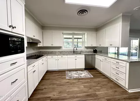 Kitchen - 200 Robb St, Summit, MS 39666 photo 4 of 6