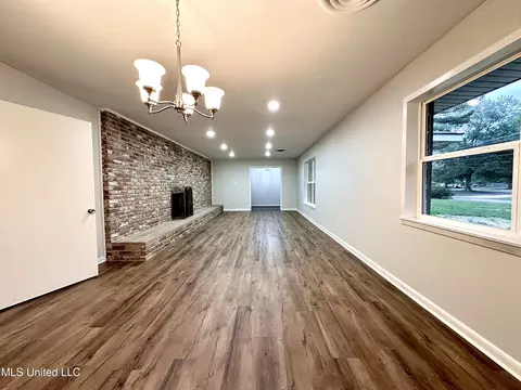 Living - 200 Robb St, Summit, MS 39666 photo 10 of 10