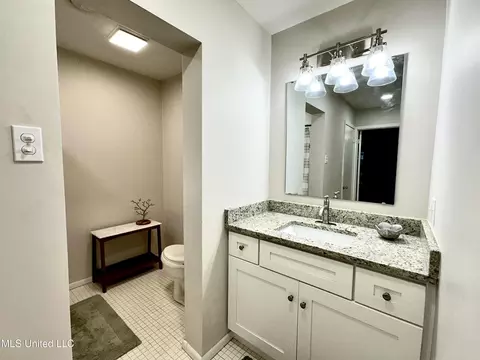 Bath - 200 Robb St, Summit, MS 39666 photo 2 of 5