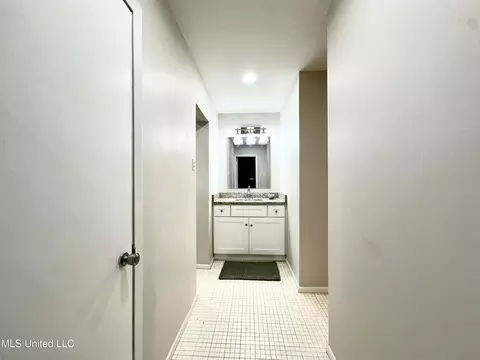 Entry Way - 200 Robb St, Summit, MS 39666 photo 2 of 2