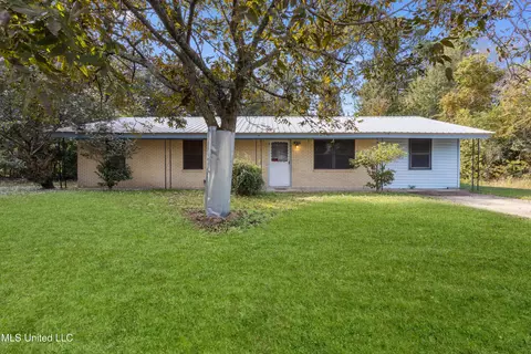 379 Greenwood Dr, Biloxi, MS 39531