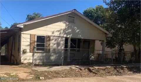 42 Claiborne St, Natchez, MS 39120