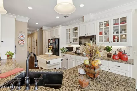 Kitchen - 514 Beacon Cv, Brandon, MS 39047 photo 1 of 4