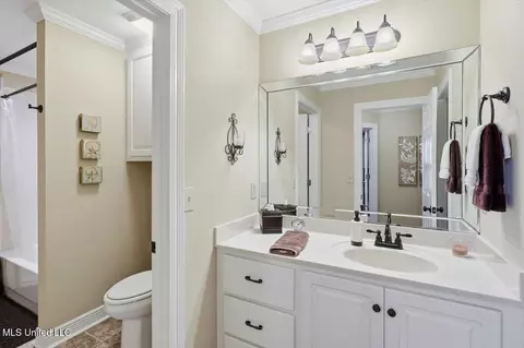 Bath - 514 Beacon Cv, Brandon, MS 39047 photo 4 of 5