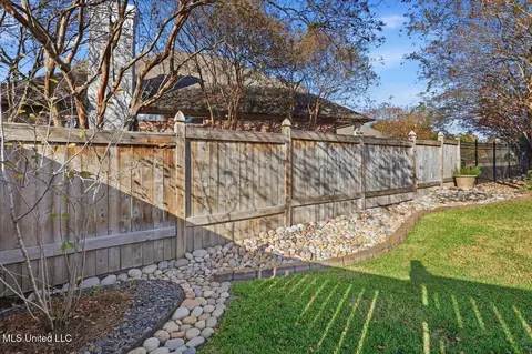 Exterior - 514 Beacon Cv, Brandon, MS 39047 photo 5 of 9