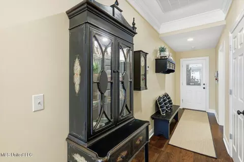Entry Way - 514 Beacon Cv, Brandon, MS 39047 photo 2 of 2