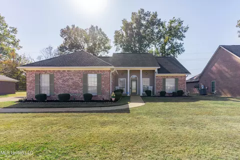 306 Kirkwood Dr, Clinton, MS 39056