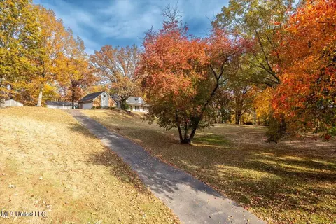 880 Russ Cv, Southaven, MS 38671