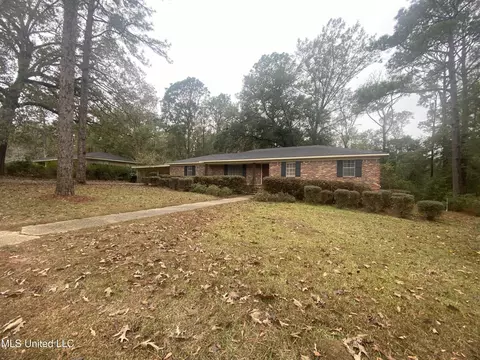 121 Ridgecrest St, Lucedale, MS 39452
