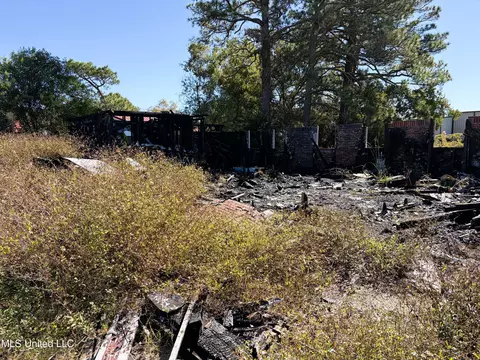 6118 Frederick St, Moss Point, MS 39563 photo 3