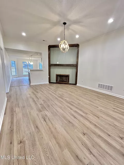 Living - 781 Cedar Trace Cir, Hernando, MS 38632 photo 1 of 1