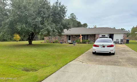 7213 Kruger Pl, Ocean Springs, MS 39564