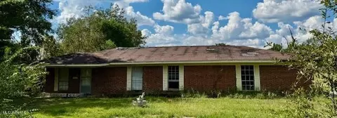 4501 Payne St, Moss Point, MS 39563