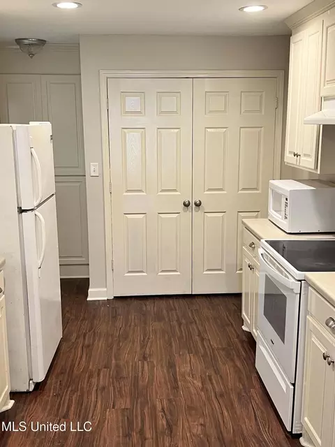 Kitchen - 301 Cooper Rd, Jackson, MS 39212 photo 3 of 3