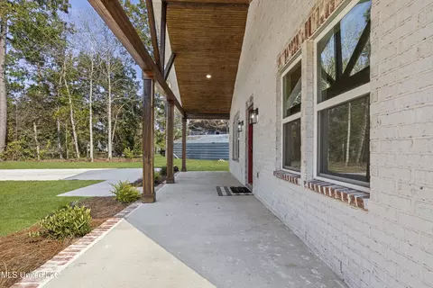 Exterior - 1908 Barracuda Dr, Gautier, MS 39553 photo 3 of 5