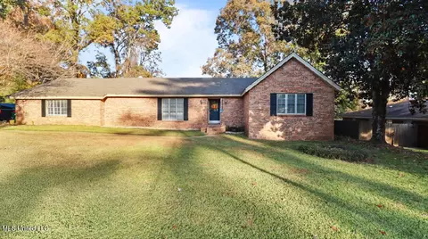 223 Redbud Dr, Vicksburg, MS 39180