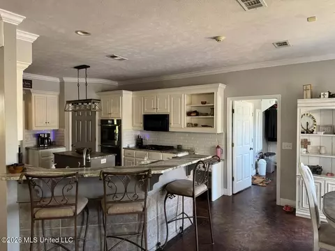 Kitchen - 15384 S Highway 55, Terry, MS 39170 photo 9 of 11