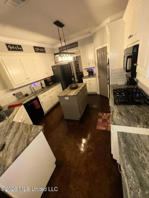 Kitchen - 15384 S Highway 55, Terry, MS 39170 photo 1 of 11