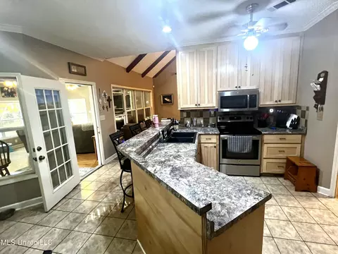 Kitchen - 140 Turkey Holw, Terry, MS 39170 photo 2 of 3