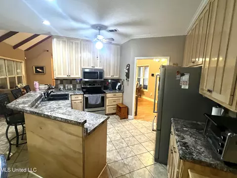 Kitchen - 140 Turkey Holw, Terry, MS 39170 photo 3 of 3